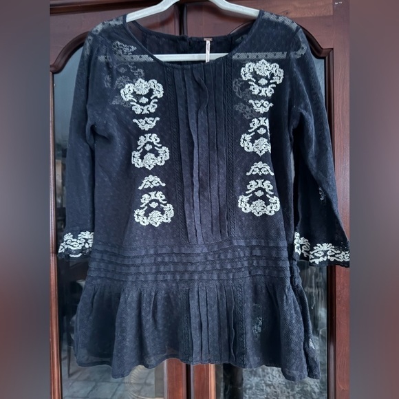 Free People Jocelyn Small Black Mesh
Tunic Swiss Dot Pleated White - Picture 6 of 9